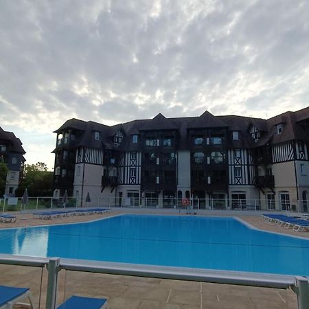 Appart 2 Chambres Piscine Chez Rox - Residence Du Golf Deauville Kültér fotó